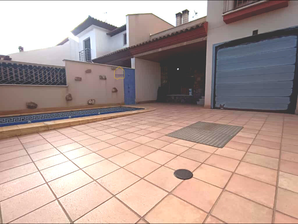 Chalet Adosado, con piscina a la venta en Almendricos