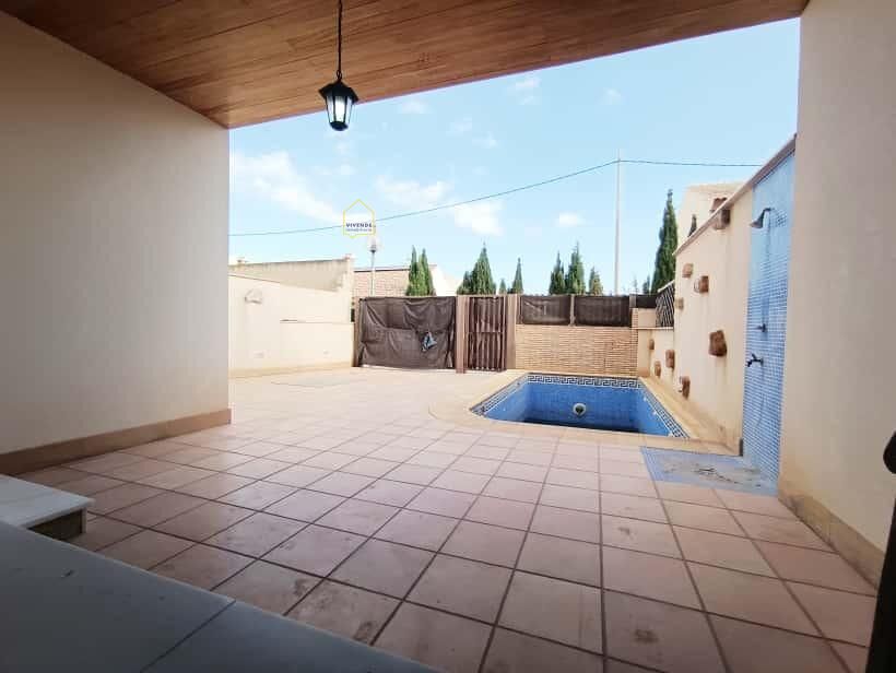 Chalet Adosado, con piscina a la venta en Almendricos