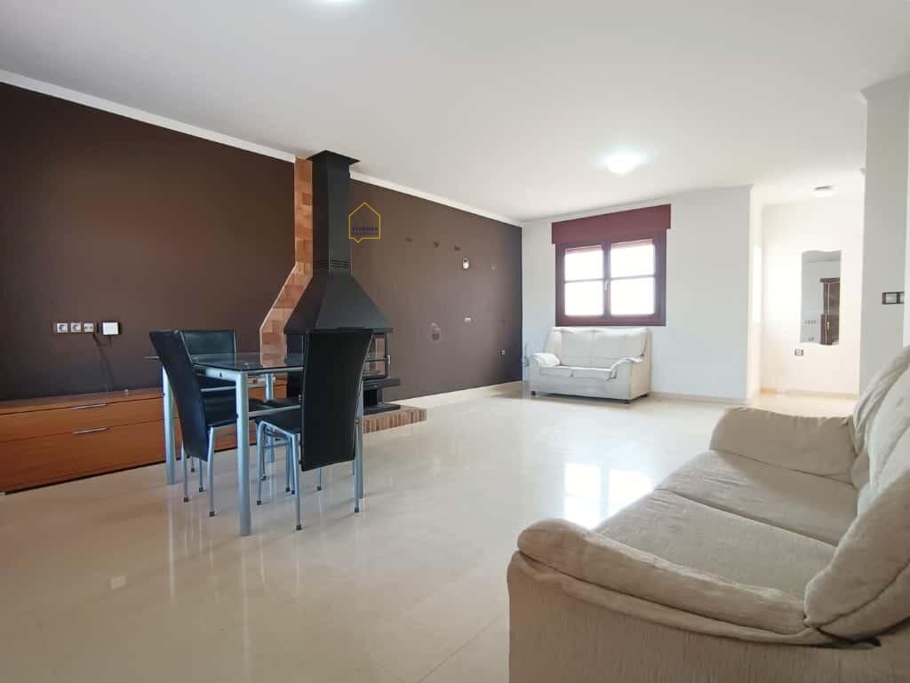 Chalet Adosado, con piscina a la venta en Almendricos