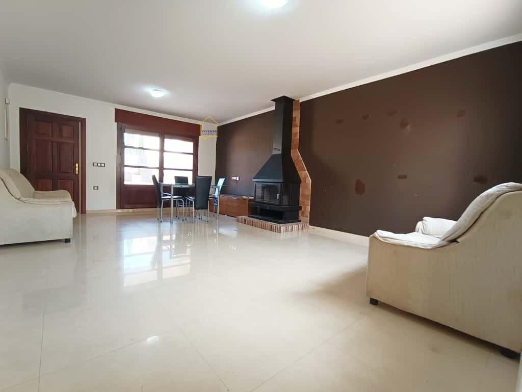 Chalet Adosado, con piscina a la venta en Almendricos