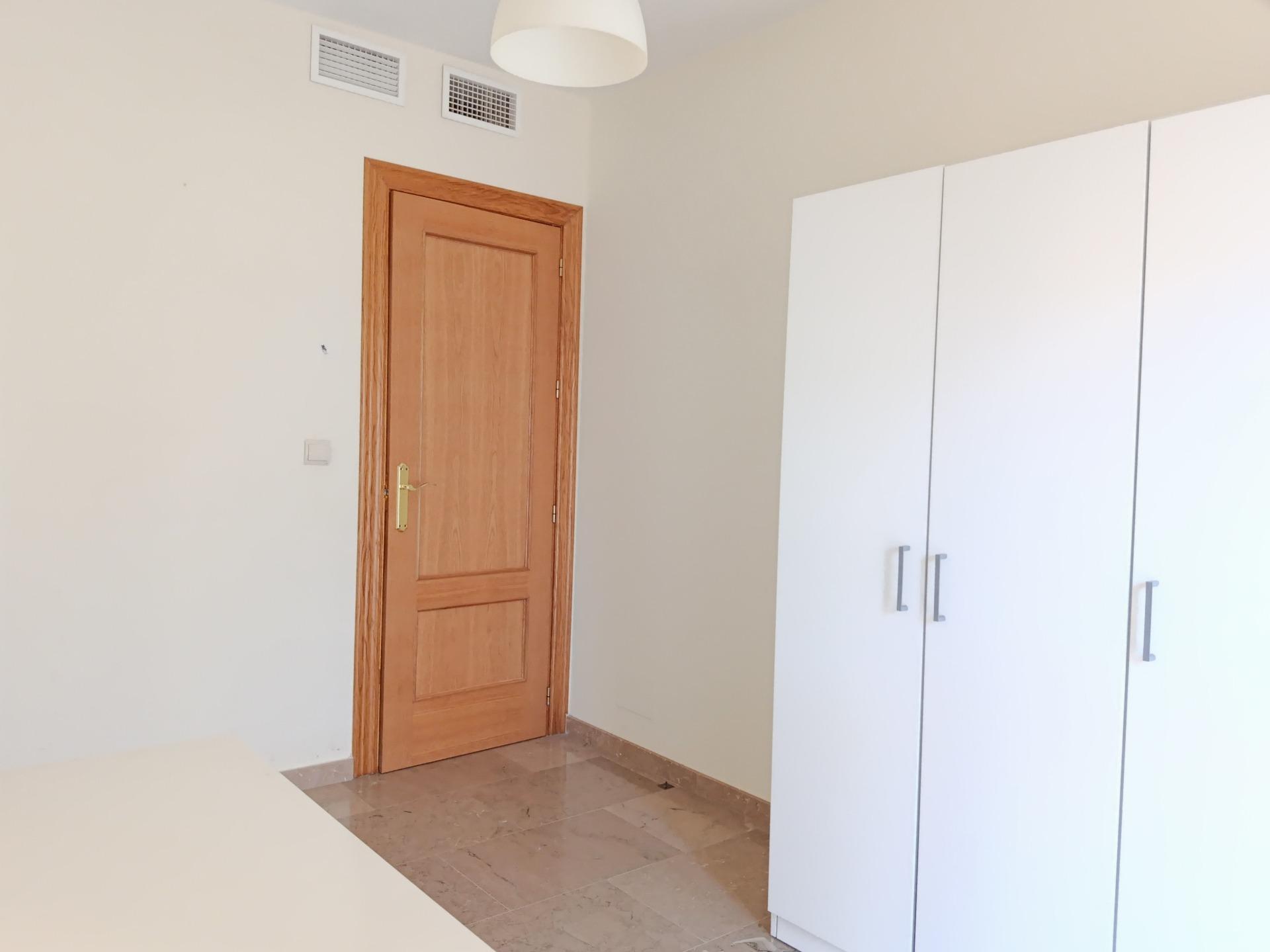 5-43 Piso de 4 dormitorios y garaje en el Parque de San José, Lorca
